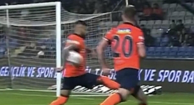 Başakşehir'e konuk olan Fenerbahçe'nin penaltı isyanı