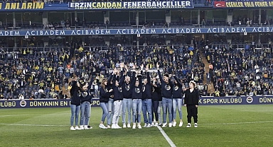 Fenerbahçe'de şampiyon basketbolcular taraftarın karşısında