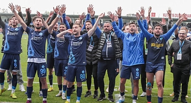 Mavi Şimşek adım adım şampiyonluğa koşuyor