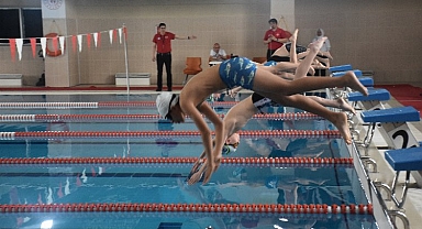 Yüzmede 'vize performans' müsabakaları tamamlandı