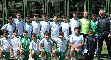 Bursa Ovaakçaspor'dan 'vefa' kupası