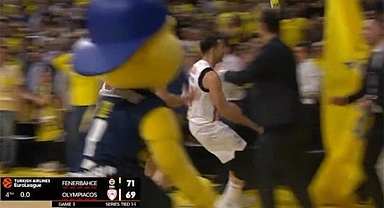 Kostas Sloukas, Fenerbahçe maçındaki son saniye basketi sonrası sevincine açıklık getirdi: Kutlamadan duramadım