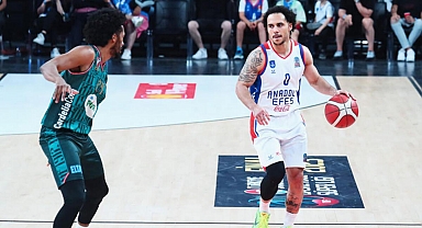 Anadolu Efes, final serisinde durumu 2-0'a getirdi!