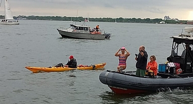 Manhattan'da Türk kadın yüzücü tarihe geçti