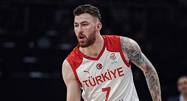 Milli basketbolcu Onuralp Bitim, Bursaspor'a veda etti